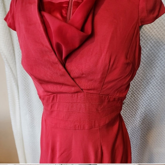 PENDING SALE woman size 10 crimson red fitted midi dress - Picture 4 of 14